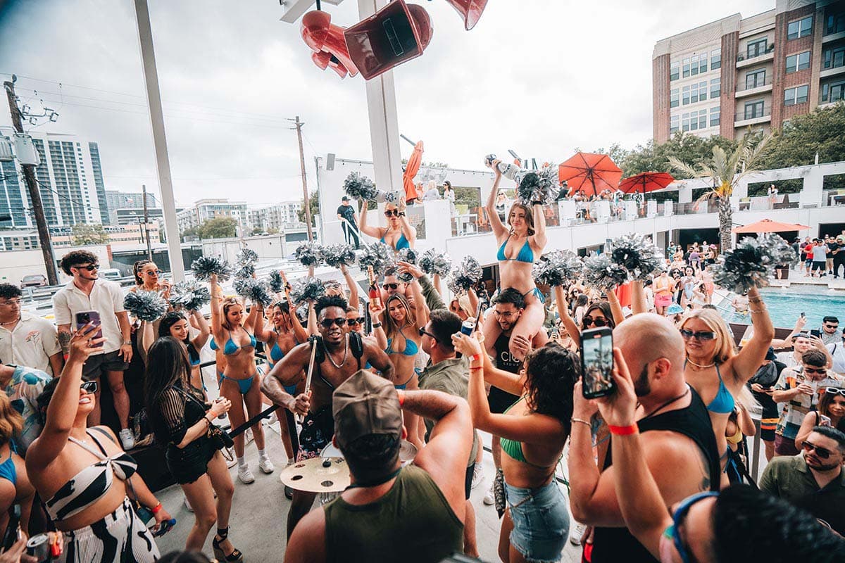Baywatch Saturdays FT YUNG BLEU LIVE! | ENCORE DAY AND NIGHT | Sat, Aug ...