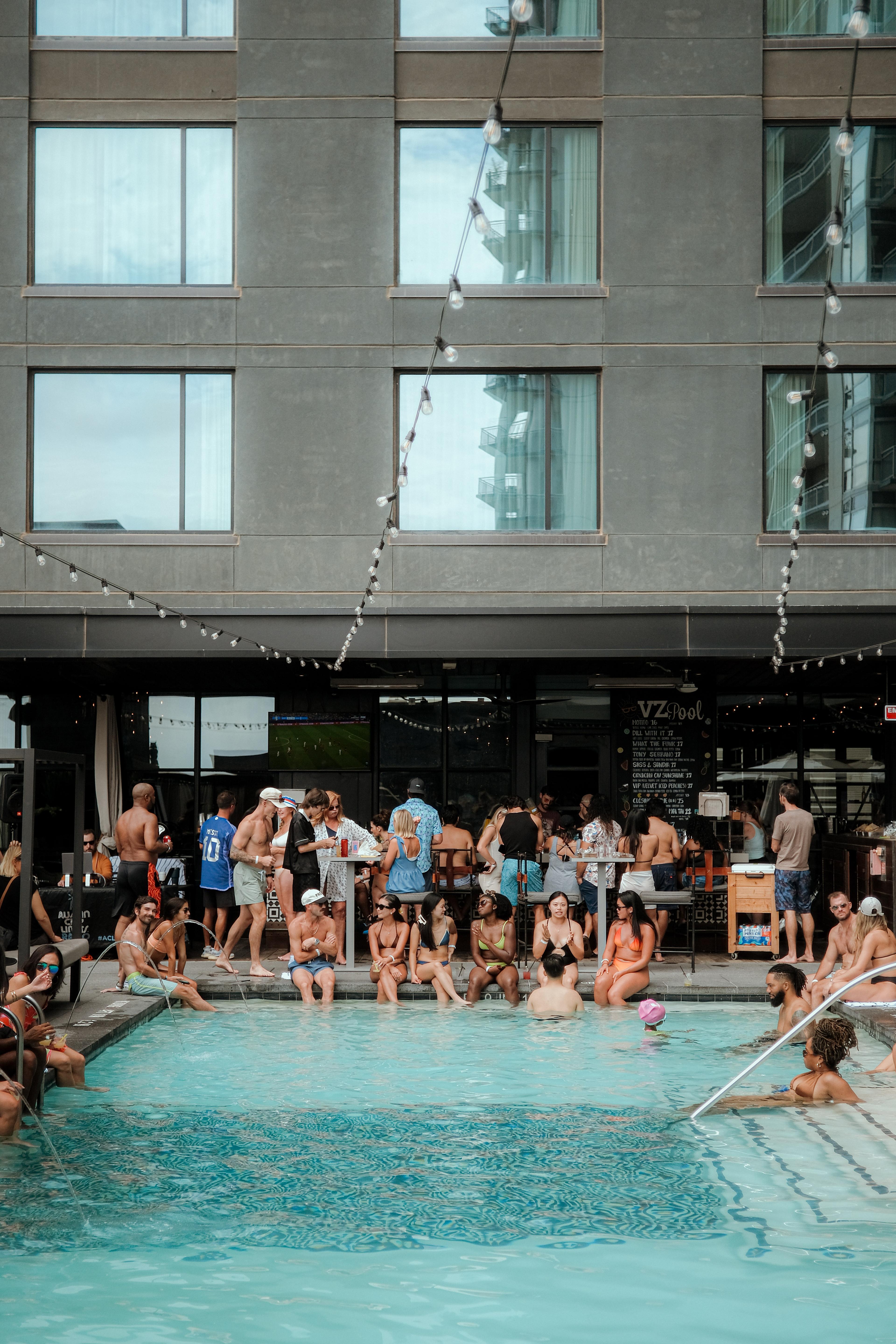 SINGLES 30+ POOL PARTY | The Offline Social | Fri, Jun 12, 2026 | VAN ...