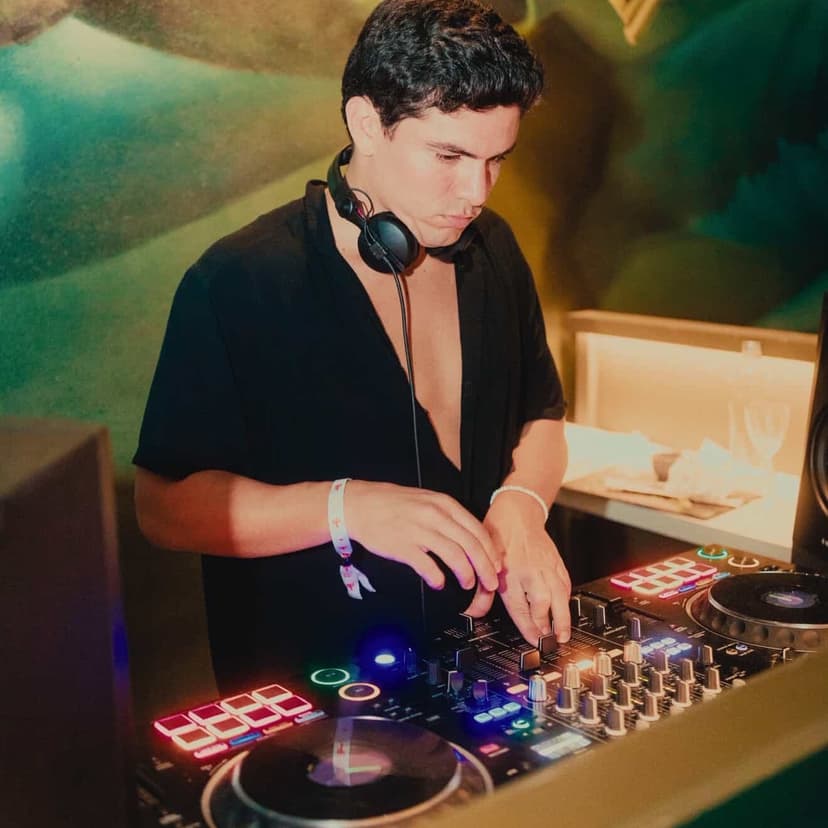 DNTD x Pool Party Rooftop @ Arlo Hotel | DUB MIAMI | Sun, Aug 17, 2025 ...