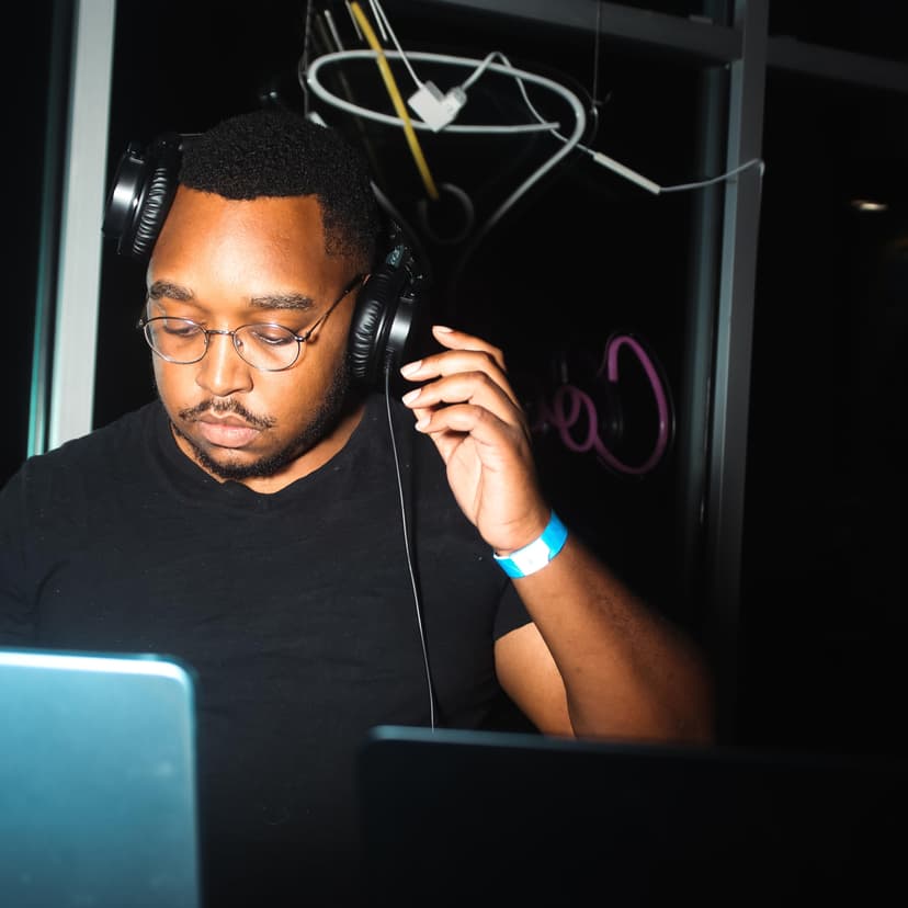 First Round Fridays: Spooky Vibes Only! | Diamond Events | Fri, Oct 30 ...